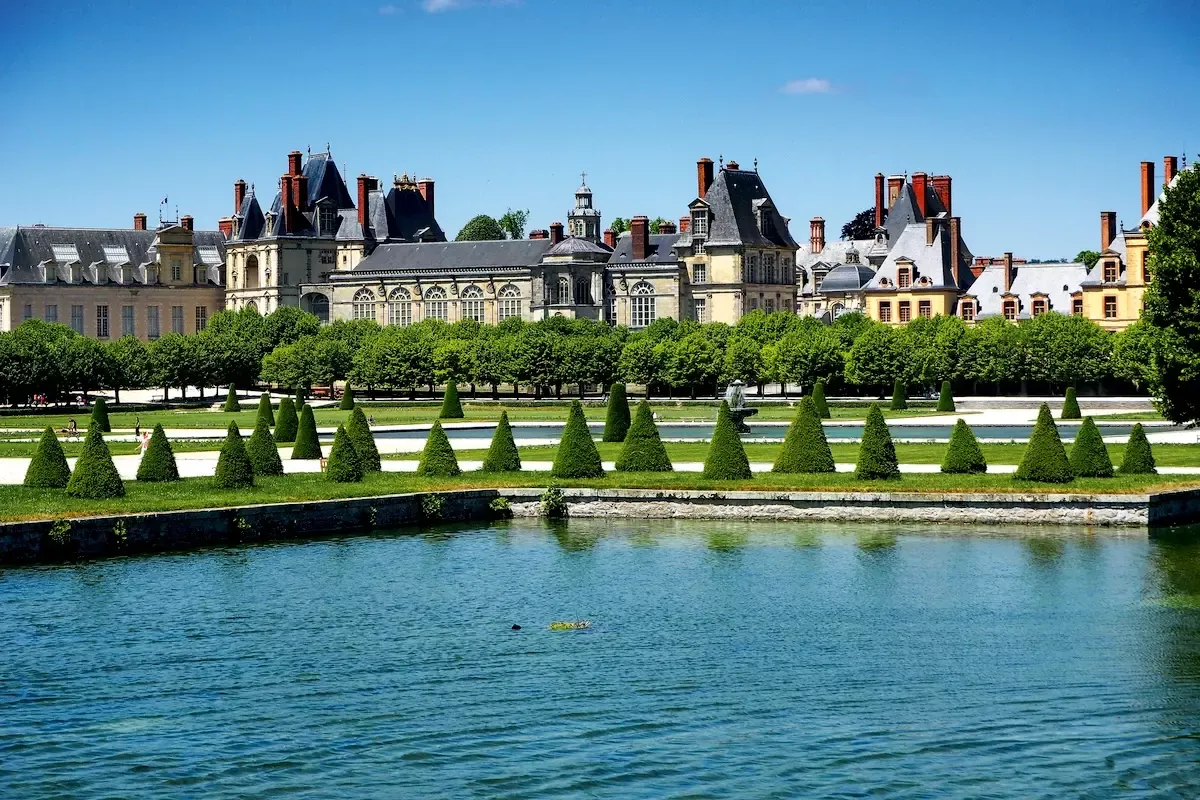 FONTAINEBLEAU